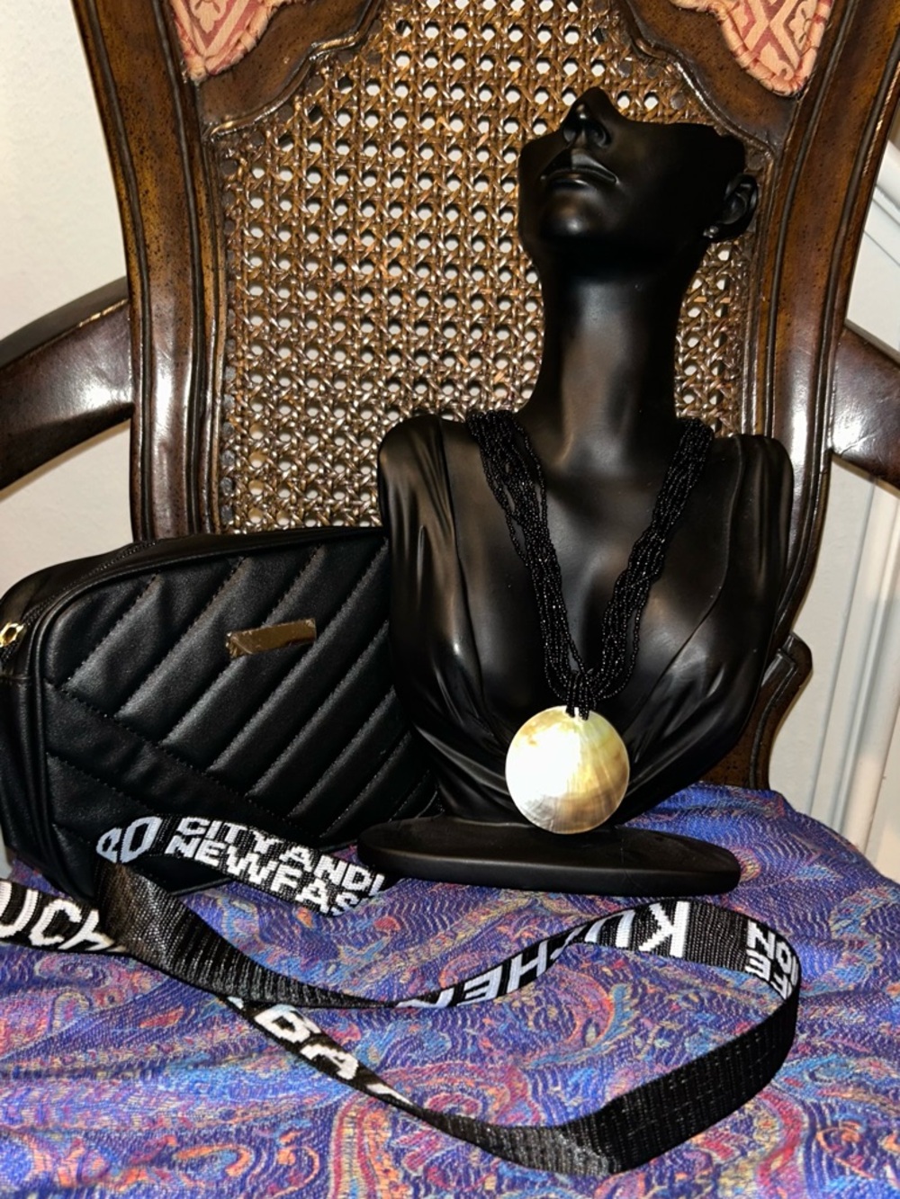 Black Purse and Necklace abalone shell Gift Set – Chic Ready to Gift Bundle